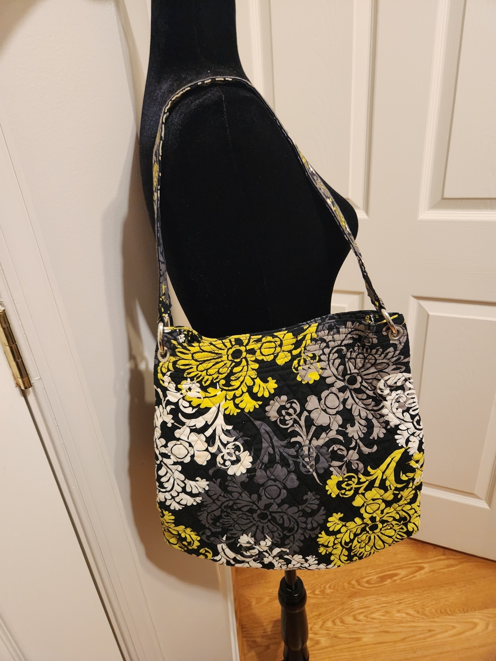 Vera Bradley BAROQUE Black Yellow White Shoulder Bag Purse Handbag Shopper EUC